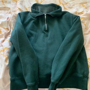 BRANDY MELVILLE SWEATER